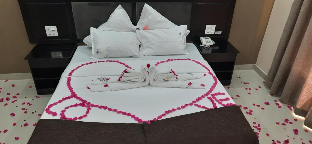 Palm Kalash Hotel ลุซากา ภายนอก รูปภาพ