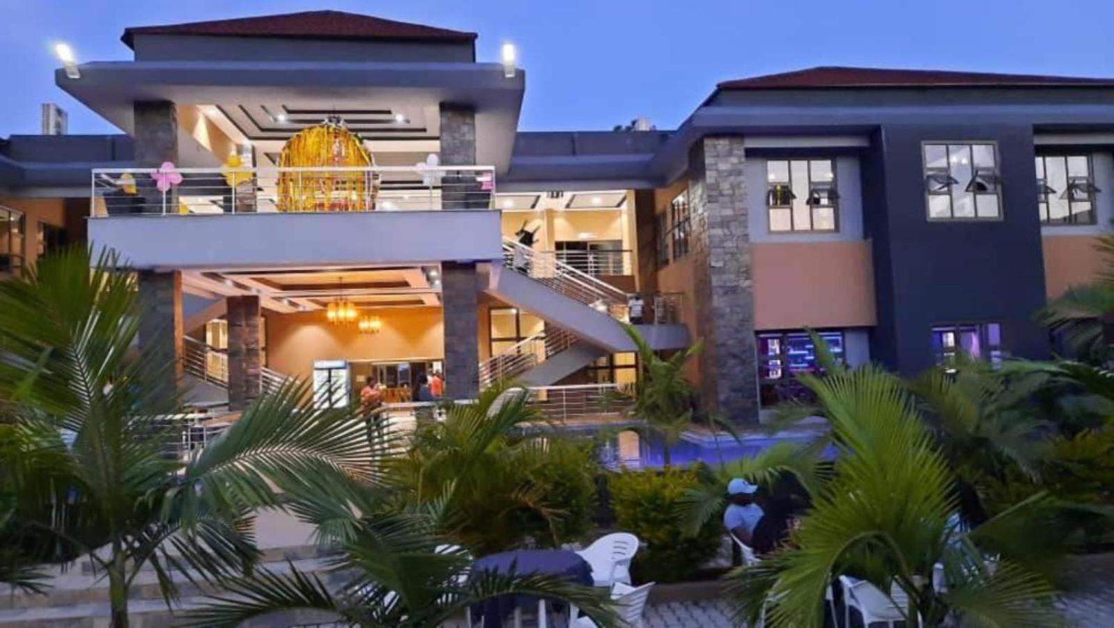 Palm Kalash Hotel ลุซากา ภายนอก รูปภาพ